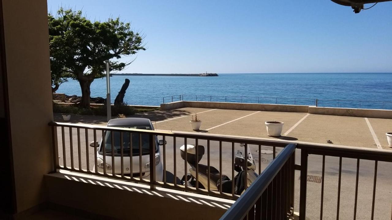 הוילה שאקה Veranda Sul Mare - Casa Vacanze Fronte Mare מראה חיצוני תמונה
