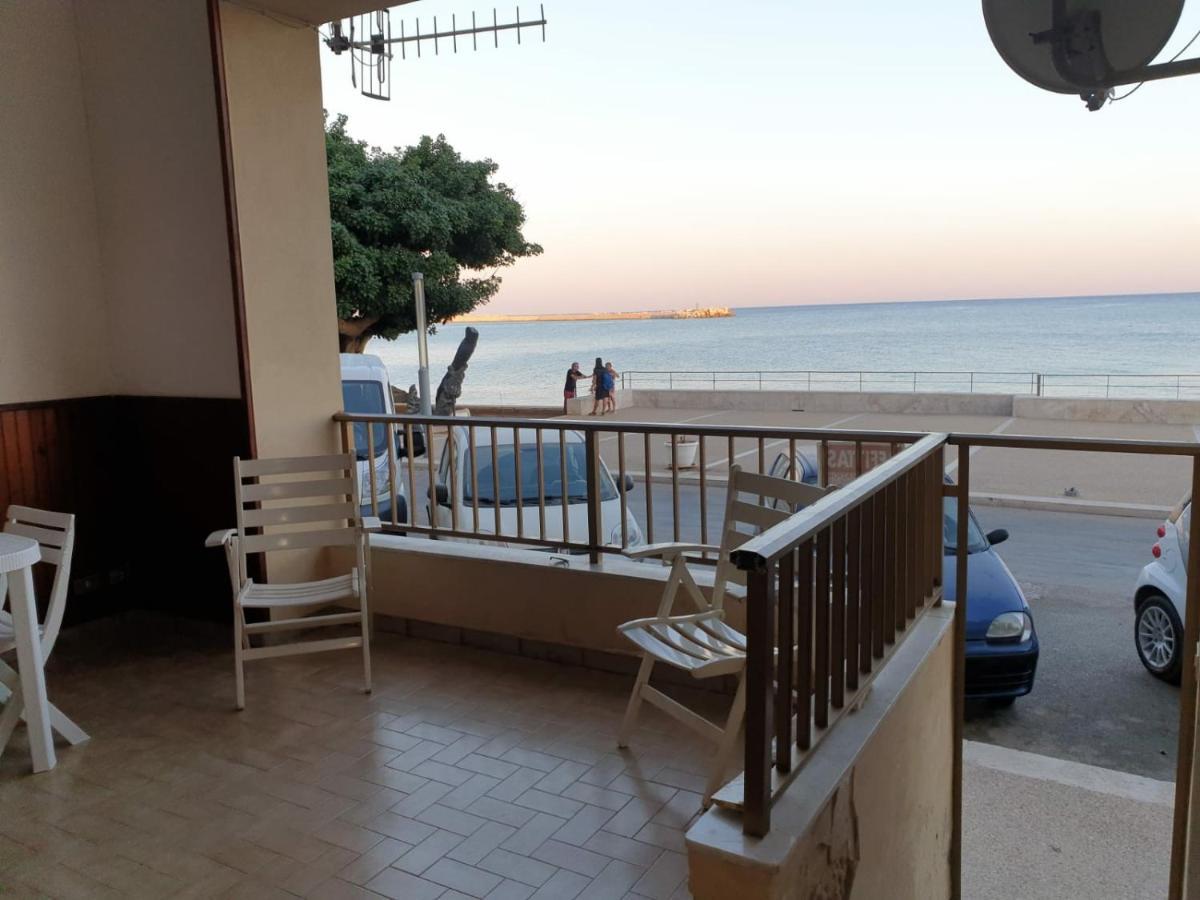 הוילה שאקה Veranda Sul Mare - Casa Vacanze Fronte Mare מראה חיצוני תמונה