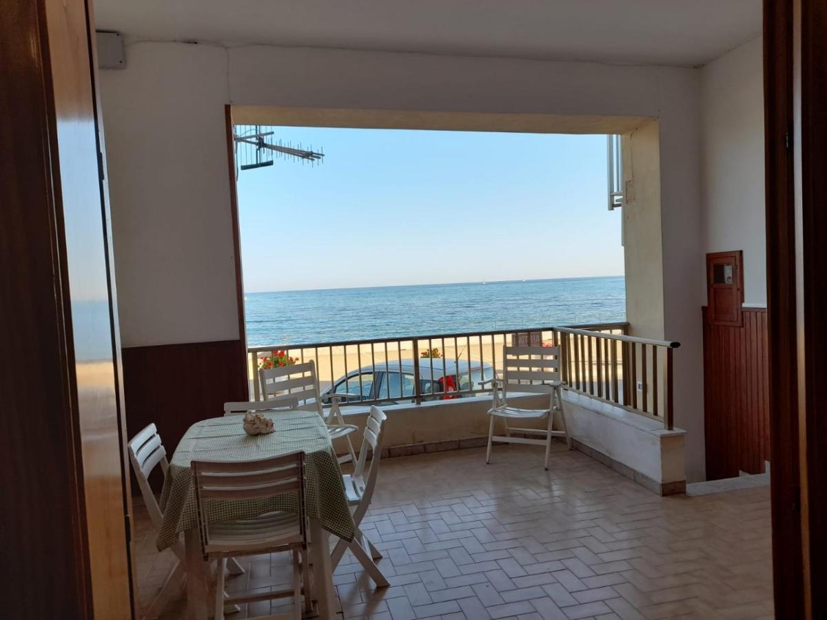 הוילה שאקה Veranda Sul Mare - Casa Vacanze Fronte Mare מראה חיצוני תמונה